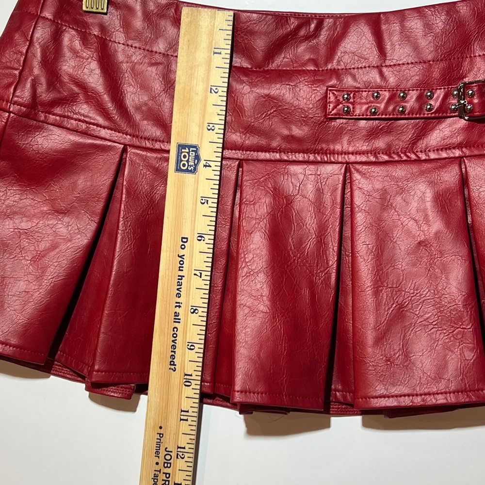 Edikted Pleated Micro Mini Lowrise Faux Leather Skirt - Picture 5 of 12